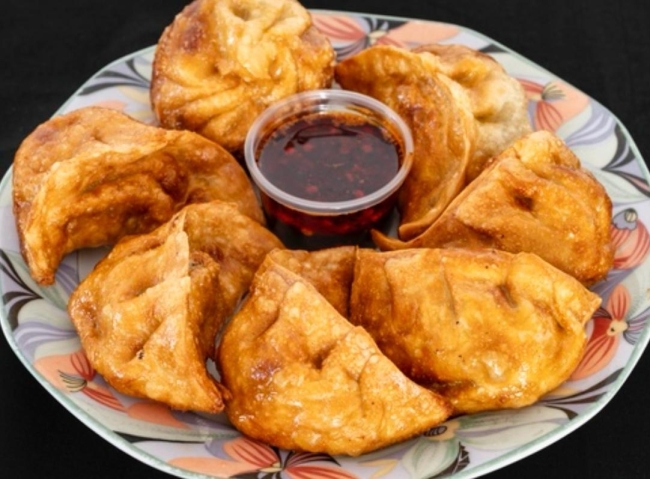 Frittierte Poulet Momos